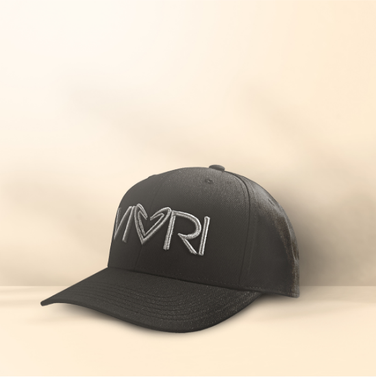 Imagen de Gorra Negra VIVRI con logo bordado gris